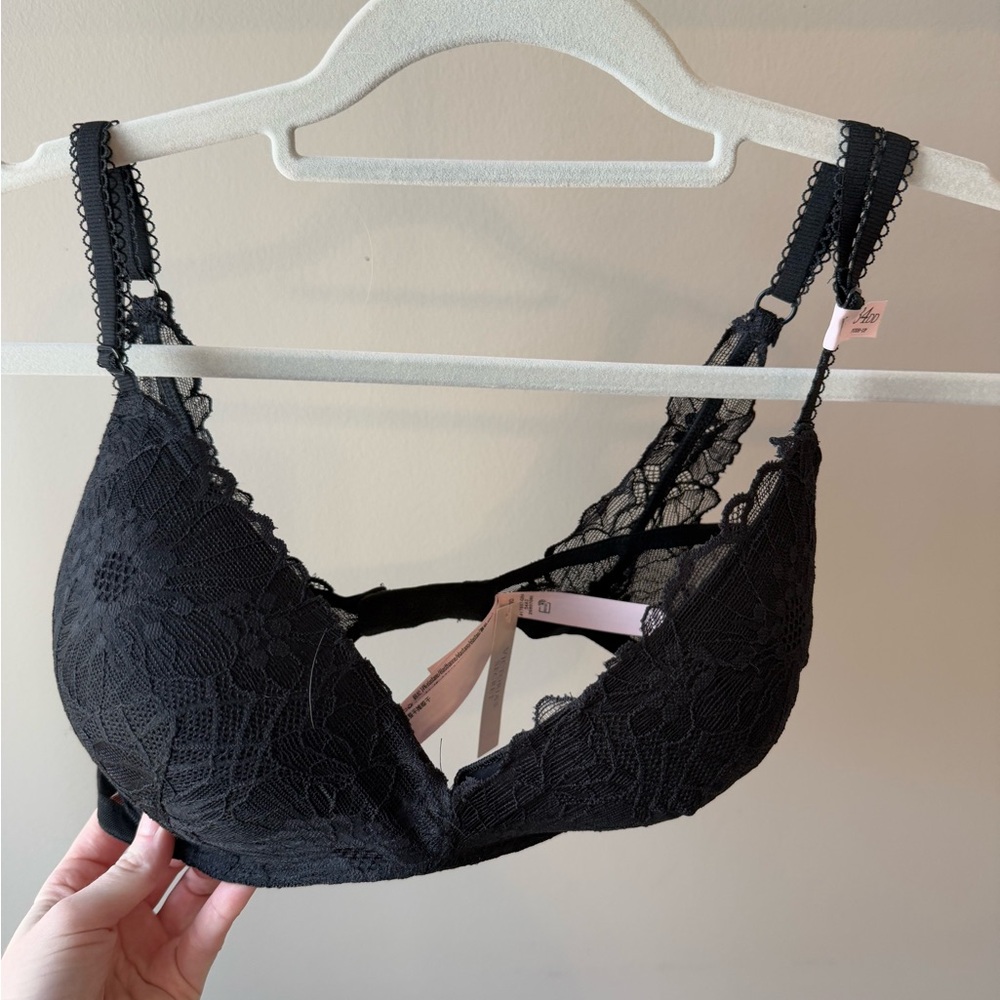 NWT Victoria’s Secret bra 34DD wireless sexy tee push up bra BLACK lace